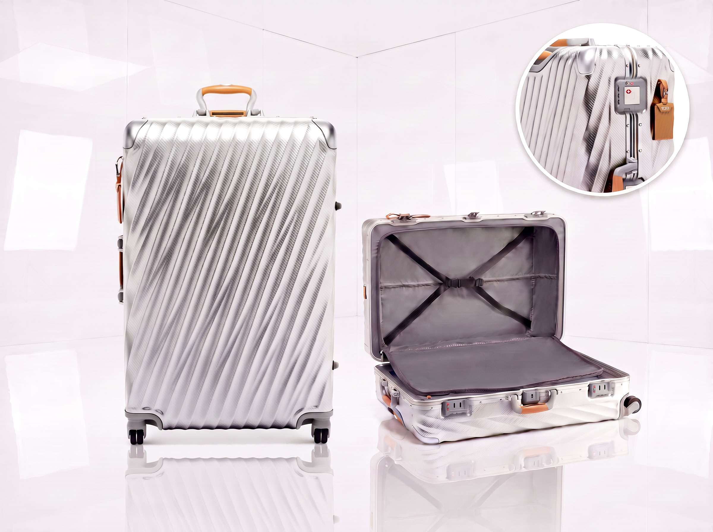 TUMI 19 Degree Aluminium Koffer | Premium-Reisegepäck | Kongsbak TUMI 19 Degree Aluminium Hartschalenkoffer in Silber mit Aluminiumgehäuse, TSA-Schlössern und Doppelrollen
